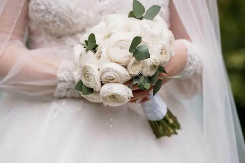 Exquisite Blooms: The Art and Elegance of Wedding Bouquets in Singapore
