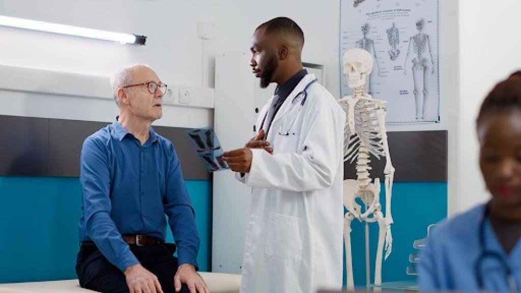 Bone Specialist Singapore: How to Choose the Right Orthopaedic Expert