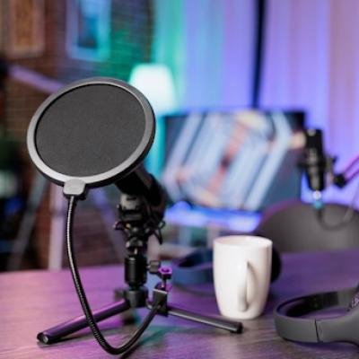 Microphone for iPhone: Essential Tools for Podcasting and Video