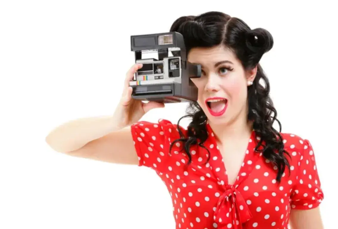 polaroid-camera.webp