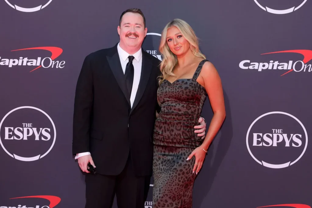 Shane Gillis Relationship